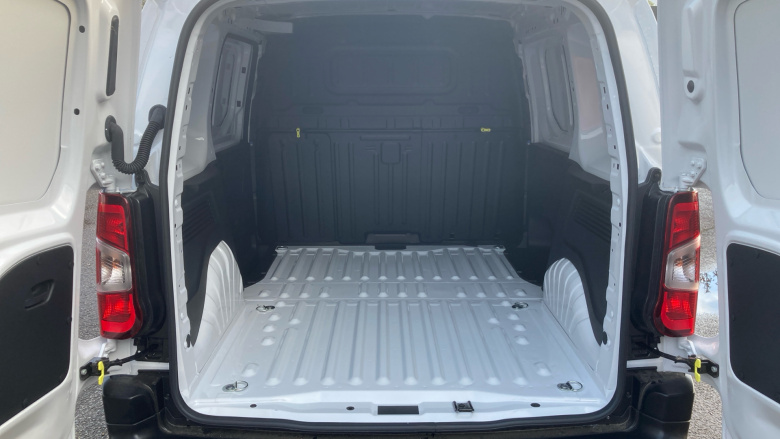 Peugeot Partner Standard Diesel 1.5 BlueHDi 100 Professional Plus Van